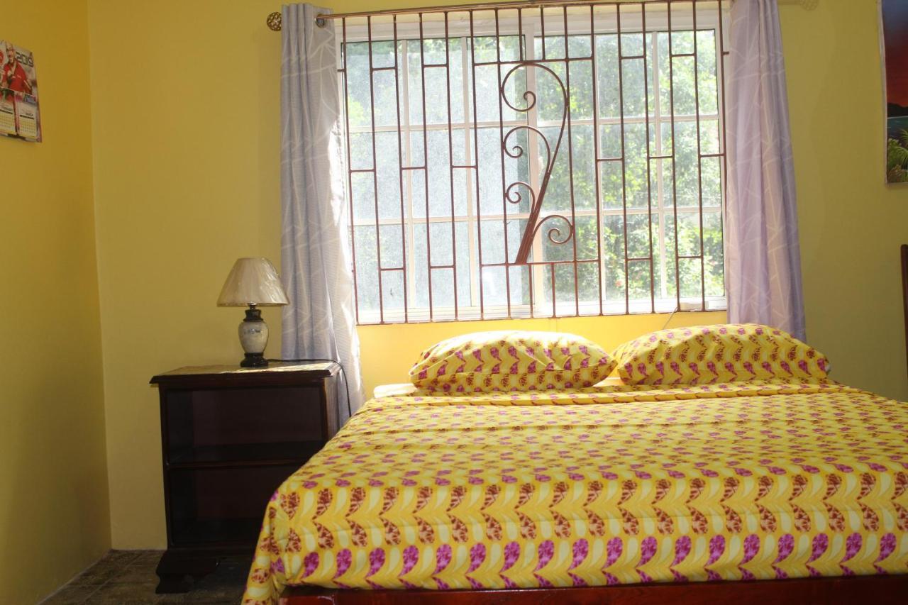 Ritashomeawayfromhome Ocho Rios Exterior foto