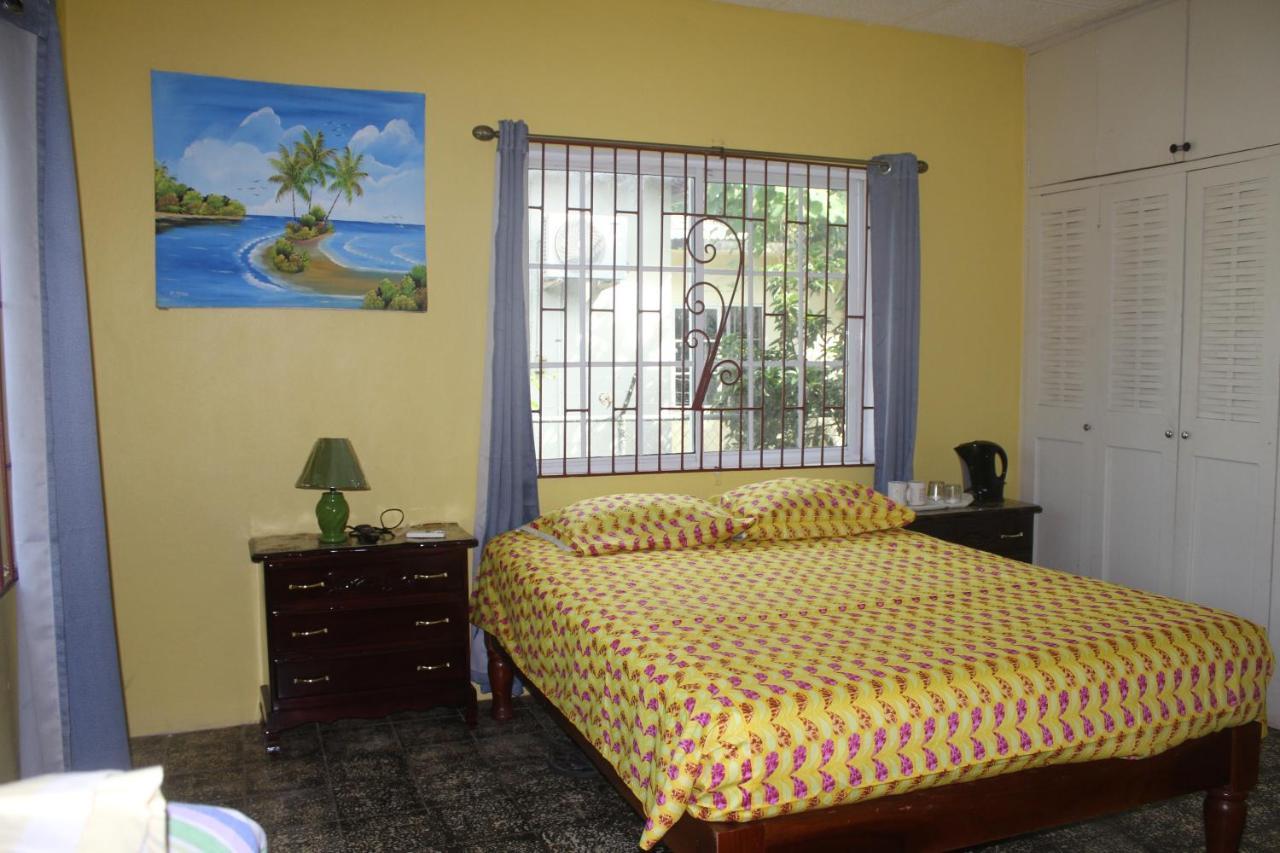 Ritashomeawayfromhome Ocho Rios Exterior foto