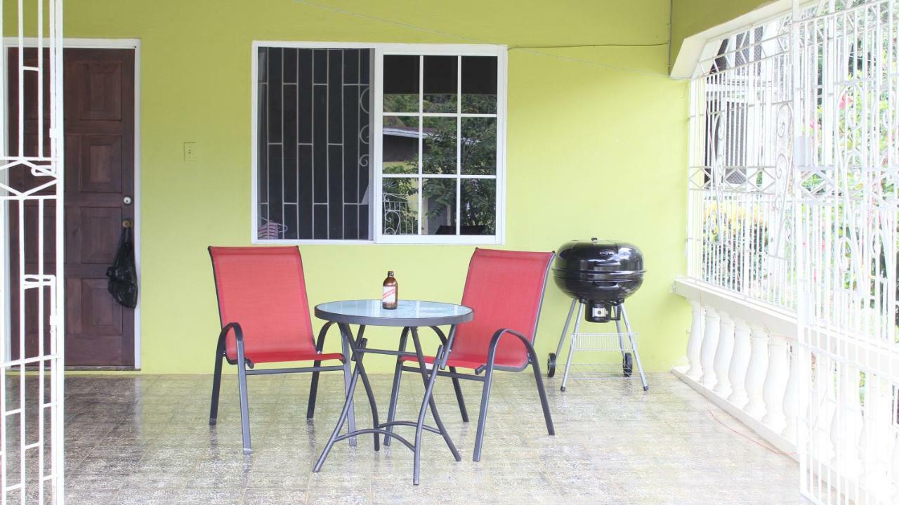 Ritashomeawayfromhome Ocho Rios Exterior foto